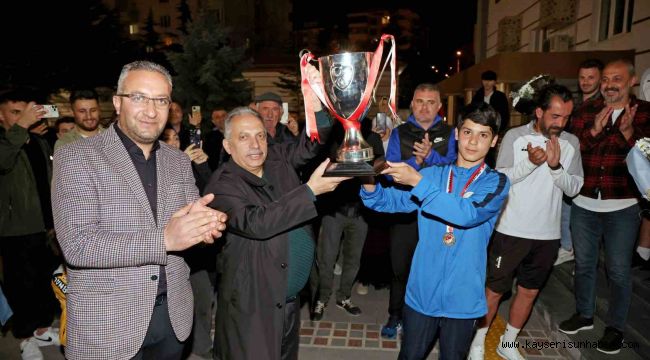 Talas Sporcu Fabrikası göğüs kabartıyor