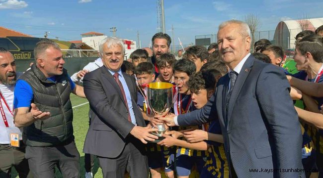 Talasgücü'nün U14'ü Türkiye şampiyonu