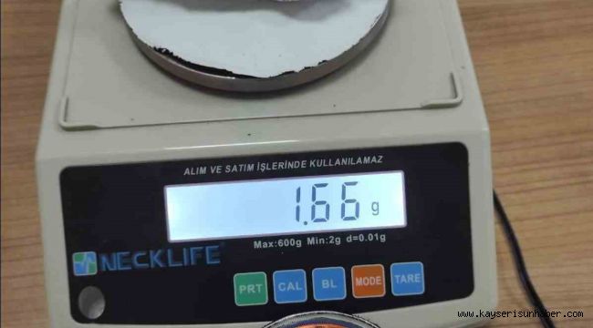 Aranan şahıs motosikletli polislerden kaçamadı