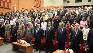 Atanur Aydın'dan öğrencilere: "Siz bizim paydaşımız değil, geleceğimizsiniz ve bizim takım arkadaşımızsınız"