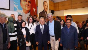 Başkan Büyükkılıç; kuraya hak kazananların tamamına arılı kovan verdi