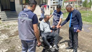 Başkan Büyükkılıç'tan akülü tekerlekli sandalye istedi, anında talebi karşılandı