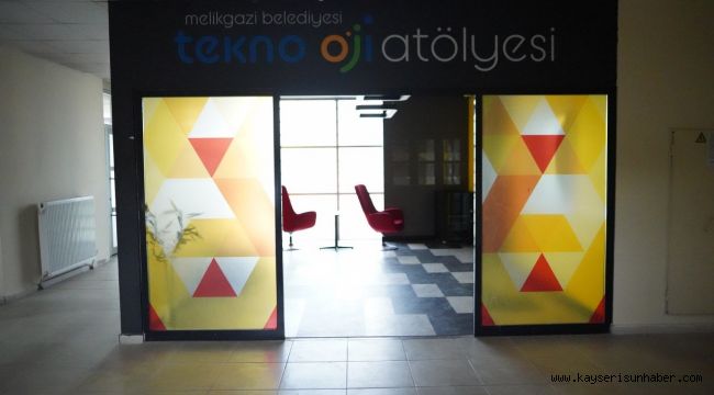 Başkan Palancıoğlu'ndan çocuklara teknoloji atölyesi hizmeti