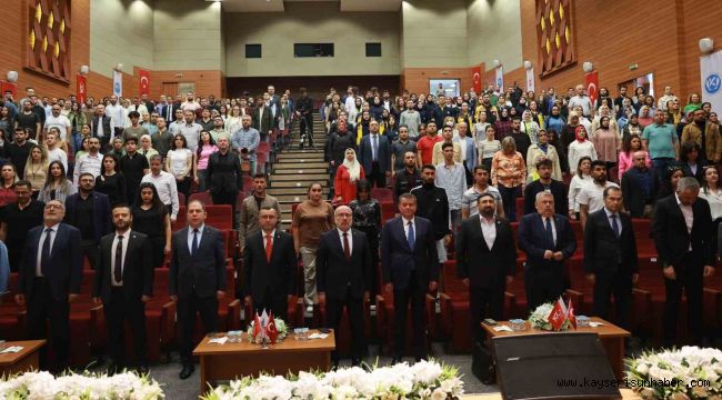 Cumhurbaşkanı Başdanışmanı Sertçelik, KAYÜ'de konferans verdi