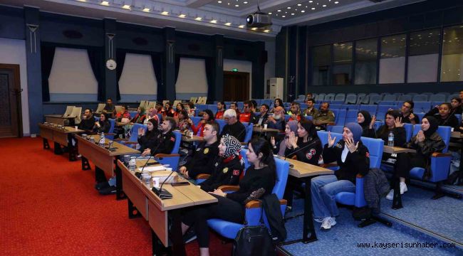 İşaret diliyle 'afeti' öğrendiler