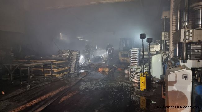 Kayseri'de soba imalathanesinde yangın