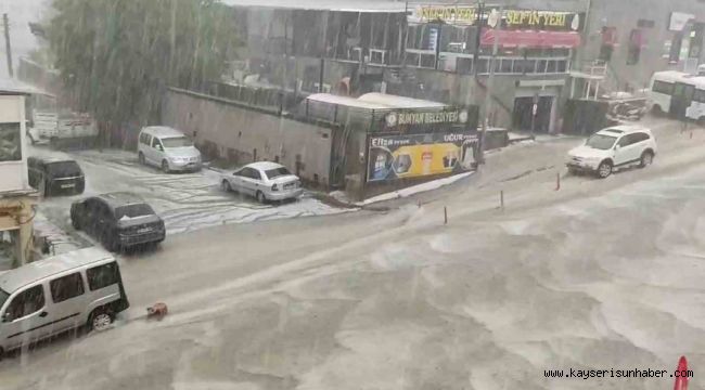 Kayseri'de yağış etkili oluyor