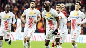 Kayserispor'da 38 maçta 33 futbolcu oynadı