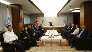 Milli Savunma Komisyonu Başkanı Akar ve Milletvekili Böhürler'den Büyükkılıç'a tebrik ziyareti