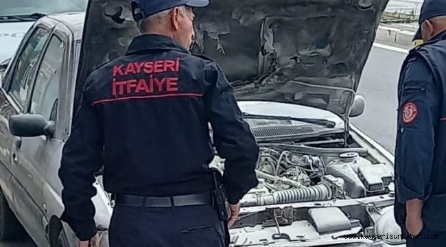 Park halindeki otomobil yandı