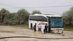 Yoldan çıkan yolcu otobüsü tarlaya girdi: 4 yaralı