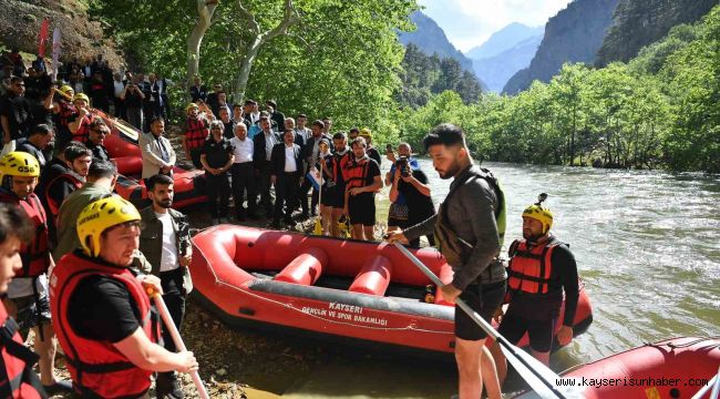 Zamantı Irmağı'ndaki "rafting" yarışının startı verildi
