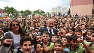 Başkan Çolakbayrakdar: "Hizmetlerimizle çocuklarımızın geleceğini inşa ediyoruz"