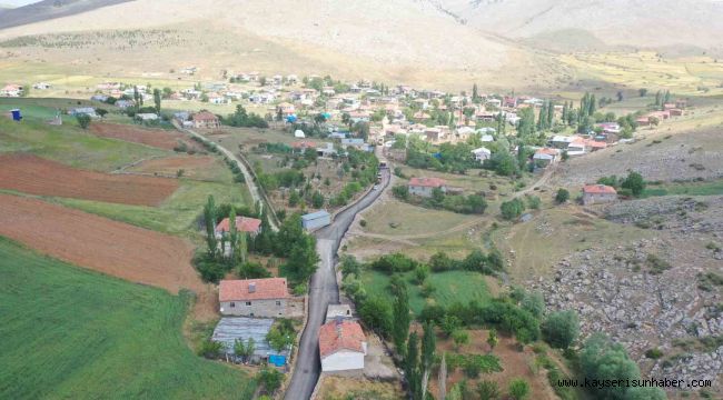 Büyükşehir'den Develi'nin kırsal yollarına 900 tonluk sıcak asfalt çalışması