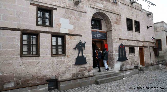 Çanakkale Müzesi'ne ünlü akını