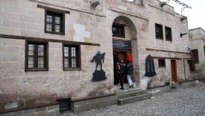 Çanakkale Müzesi'ne ünlü akını