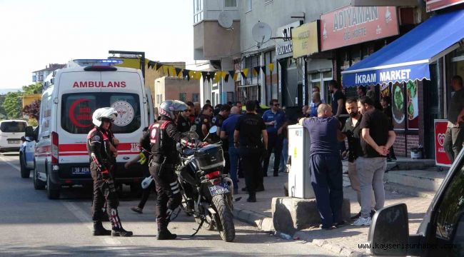 Kayseri'de bıçaklı kavga: 1'i ağır 4 yaralı