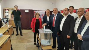MHP Pınarbaşı Belediye Başkan Adayı Uzunluoğlu oyunu kullandı