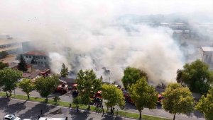 Kağıt fabrikasındaki yangın havadan görüntülendi