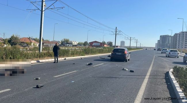 Otomobil çarpan elektrikli motosiklet sürücüsü yaralandı
