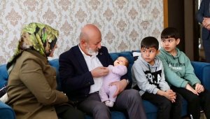 Kocasinan'da 4 bin 351 aileye 'Hoş geldin bebek' hediyesi