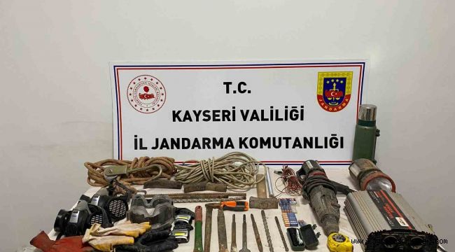 Tümülüste kaçak kazıya suçüstü