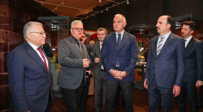 Başkan Büyükkılıç; Millet Kütüphanesi'nde Anadolu Selçukluları Sergisi'nin açılışına katıldı