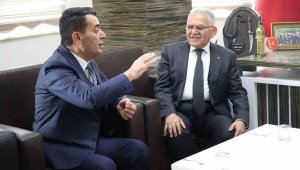 Başkan Büyükkılıç'tan Bünyan Belediye Başkanı Metin'e ziyaret