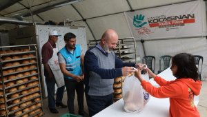 Başkan Çolakbayrakdar, "Depremzede kardeşlerimizin her daim yanındayız"