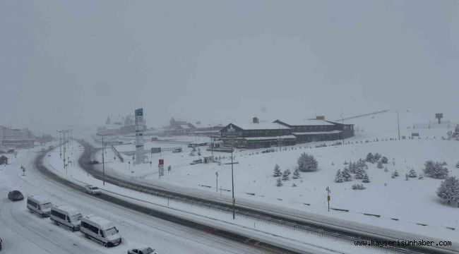 Erciyes'te kar kalınlığı 80 santimi buldu