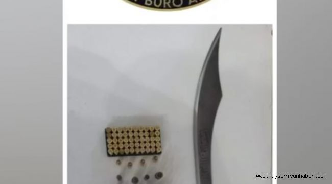 Kılıçla etrafa zarar veren suç makinesi yakalandı