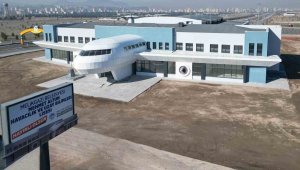 Savunma Sanayi Başkanı'ndan Havacılık ve Uzay Bilimleri Lisesi'ne övgü