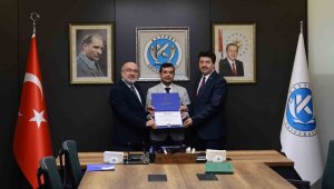 Tomarza Mustafa Akıncıoğlu MYO akreditasyon belgelerini aldı