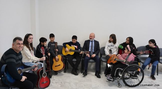 Başkan Çolakbayrakdar: "Gençlerimizin ve evlatlarımızın yanındayız"