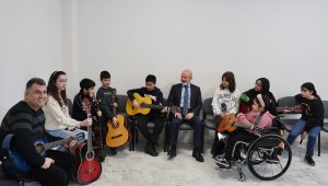 Başkan Çolakbayrakdar: "Gençlerimizin ve evlatlarımızın yanındayız"