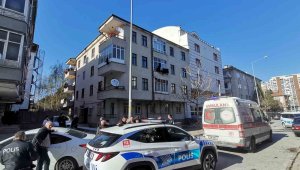 Genç kız annesini defalarca bıçaklayarak öldürdü