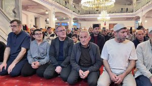 Hacılar'da gönüller, Kadir Gecesi'nde arındı