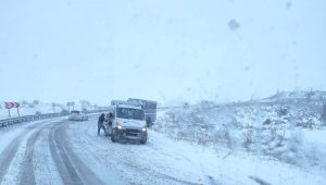 Kar yağdı, kazalar art arda geldi