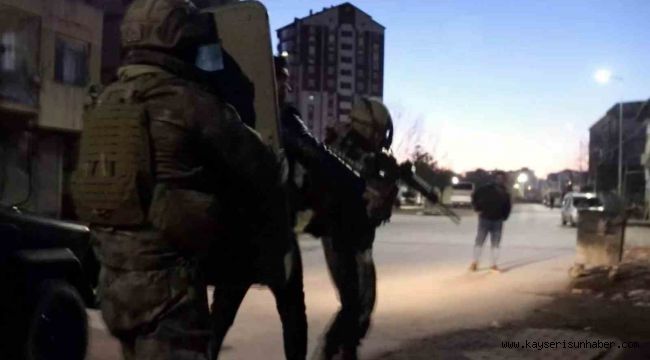 Kayseri'de bin 74 personel ile eş zamanlı operasyon