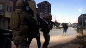 Kayseri'de bin 74 personel ile eş zamanlı operasyon