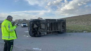 Kayseri'de kamyon devrildi: 1 yaralı