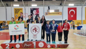 Kocasinan, masa tenisi arenasında bir kez daha şampiyon