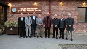 Mehmet Özhaseki Talas'ın İkram Sofrası'nda