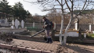 Melikgazi'de mezarlıklar bayrama hazır