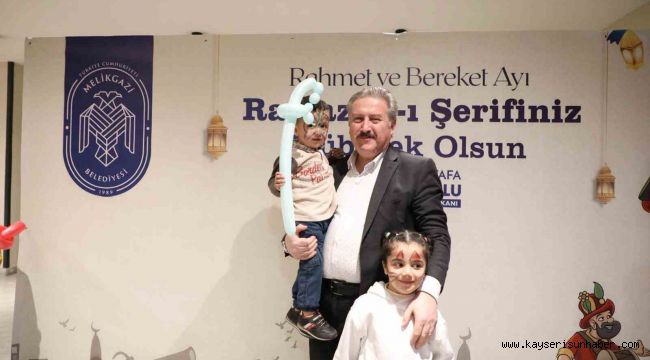 Yetim ve öksüz çocuklar Başkan Palancıoğlu ile iftar yaptı