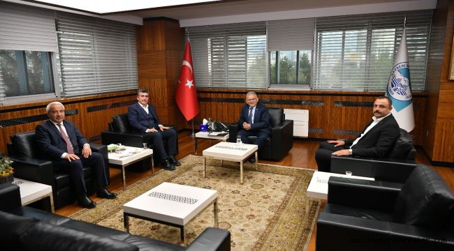 Başkan Büyükkılıç, kente katkı sağlayan misafirlerini makamında ağırladı