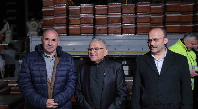 Başkan Büyükkılıç, şafak vakti üreticilere arılı kovan dağıttı