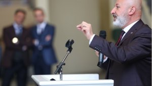 Başkan Çolakbayrakdar: "Belediyede her bir çalışanın sendikası, 'Ahmet Çolakbayrakdar'dır"