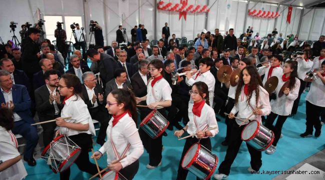 Büyükşehir'in Çocuk Kitap Fuarı ve Şenliği başladı