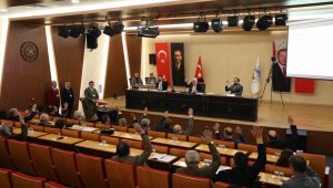 CHP'li meclis üyeleri bölündü, komisyonlarda sıfır çekti